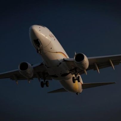 Pedestre morre após ser atingido por avião em aeroporto dos EUA