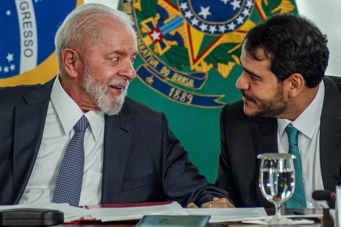 ula pediu a Messias que continue no governo federal, e reiterou a confiança no aliado - (crédito: Rafa Neddermeyer/Agência Brasil)
