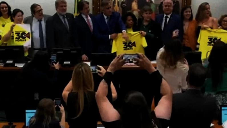 Sessão da CCJ que aprovou PL de limite de jornada para psicólogos - (crédito: Reprodução YouTube/Câmara dos Deputados)