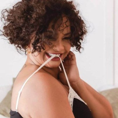 Solange Couto diz ter sido pioneira do biquíni fio dental