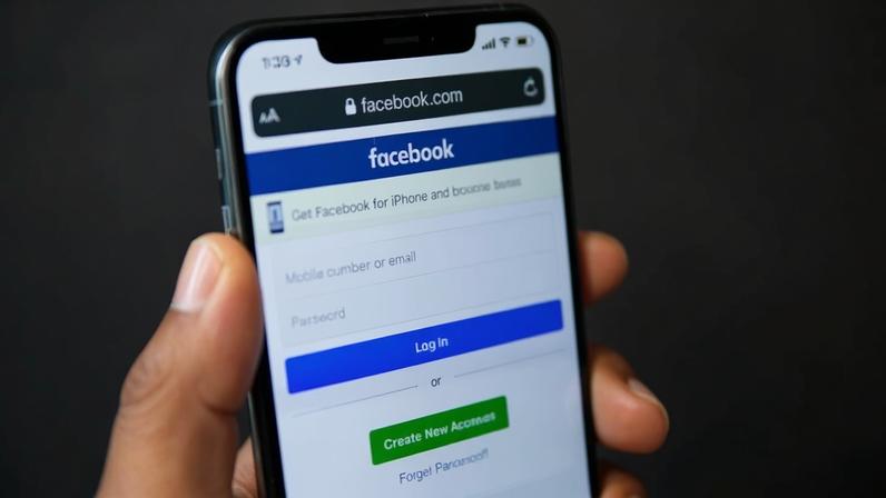 As vítimas eram atraídas em redes de compra e venda. Uma delas, o Marketplace do Facebook - (crédito: Solen Feyissa Unsplash)