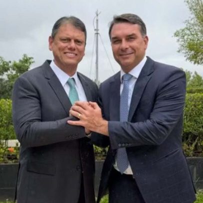 Tarcísio defende Flávio após áudios divulgados envolvendo Vorcaro