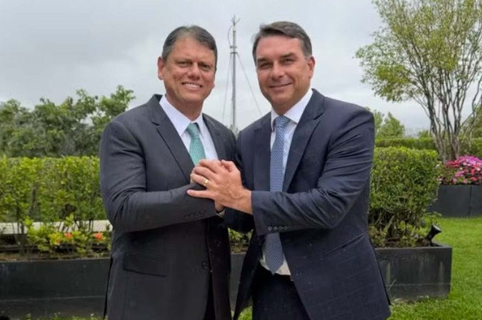 Tarcísio: debates conduzidos por Flávio na pré-campanha continuam mobilizando apoiadores - (crédito: Reprodução/X)