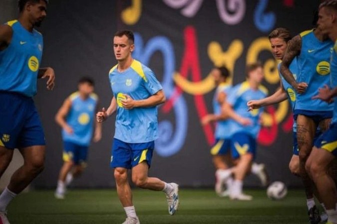 Jogadores do Barcelona durante treinamento da equipe - (crédito: Foto: Marc Graupera /Barcelona)