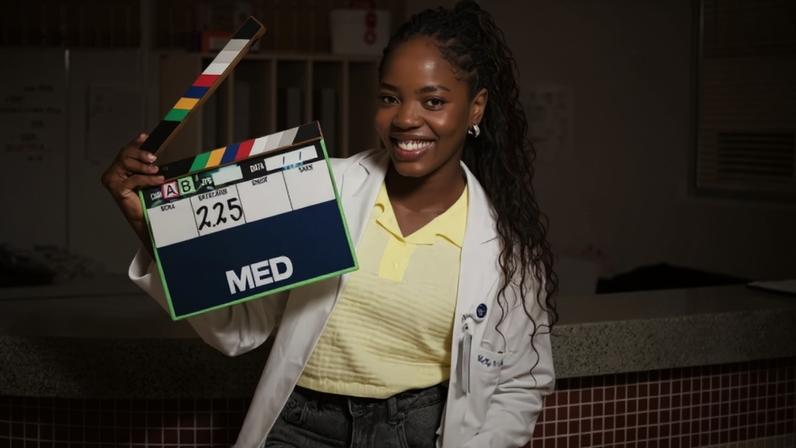 Clara Moneke protagoniza primeira série médica brasileira da Netflix - (crédito: Alexandre Schneider/Netflix)