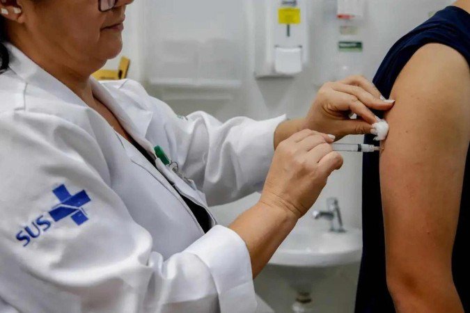 Casos de doenças infecciosas aumentam em razão de queda na cobertura vacinal. - (crédito: Paulo Pinto/Agência Brasil)