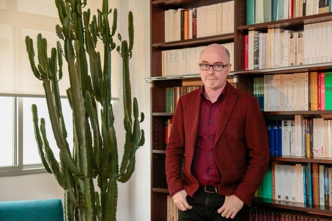 Safatle mergulha numa reflexão da qual é difícil sair ileso