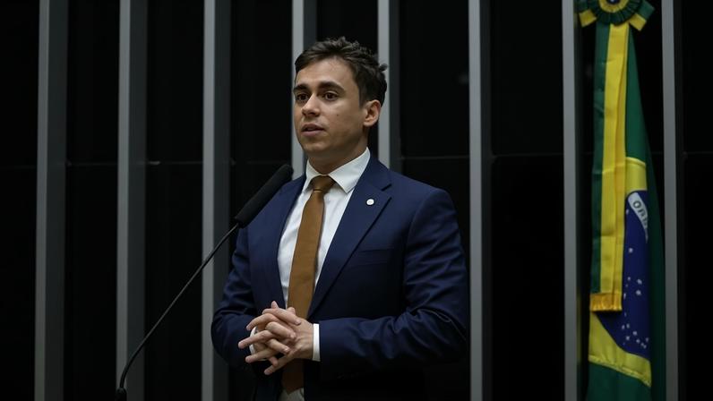 Nikolas Ferreira considera "vergonhoso" o dia em que os mandados de três deputados bolsonaristas foram suspensos após motim - (crédito: Kayo Magalhães / Câmara dos Deputados)
