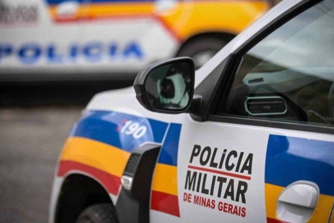 PM foi acionada e encontrou vítima caída no chão, ao lado de porta aberta de carro - (crédito: Leandro Couri/EM/D.A Press)