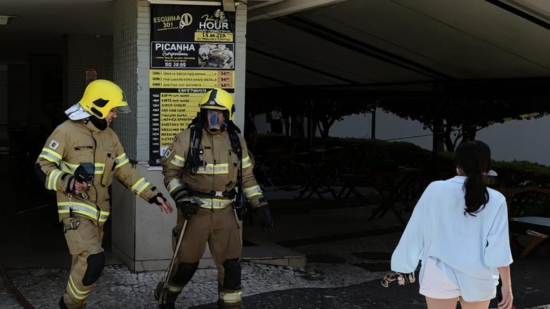 Prédio foi evacuado - (crédito: Minervino Junior/CB/D.A Press)
