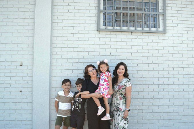 Carla Lessa com seus filhos e netos - (crédito: Giovanna Rodrigues CB/D.A Press)