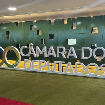 Câmara comemora 200 anos com homenagem e memória da democracia