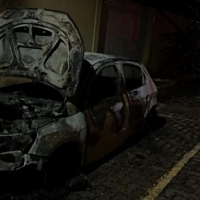 Homem incendeia carro da ex-esposa e da ex-sogra em Arniqueira