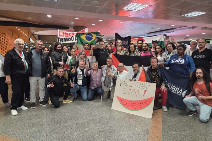 Durante discurso feito após o desembarque, Thiago afirmou que ele e outros ativistas foram interceptados "ilegalmente" em águas internacionais, a mais de mil quilômetros de Gaza - (crédito: Darcianne Diogo/CB)