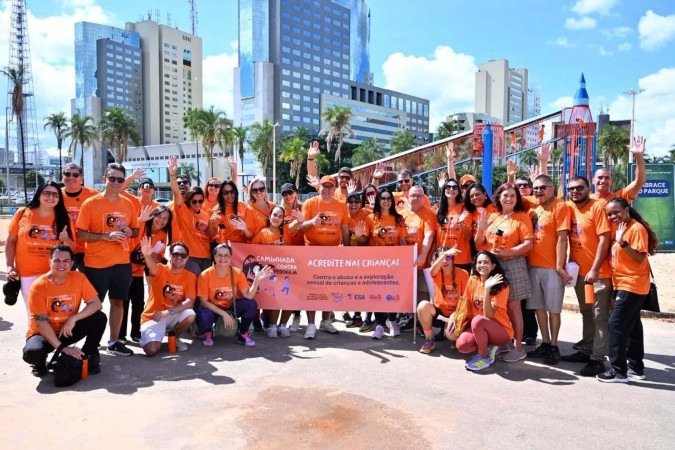Ao todo, cerca de 300 pessoas participaram da mobilização. - (crédito: Roberto Rodrigues)