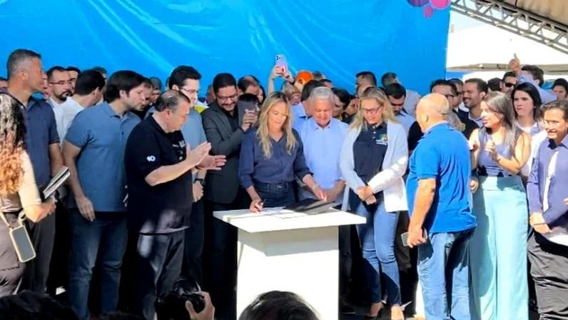 Celina Leão levou GDF na Sua Porta a Samambaia com mais de 50 ordens de serviço - (crédito: Paulo Gontijo/CB/D.A Press)