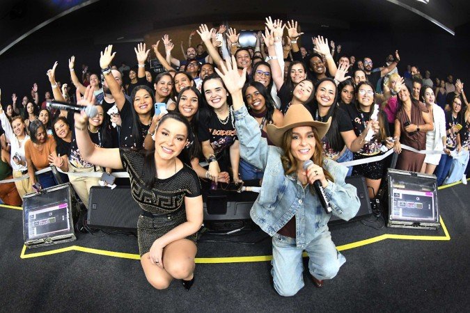 Maiara e Maraísa, no auditório do Correio (18/5) - (crédito: Ed Alves/CB)