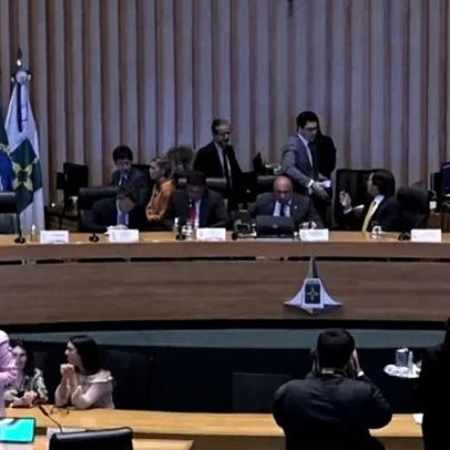 Parlamentares adiam votação de proposta do GDF sobre venda de Master ao BRB