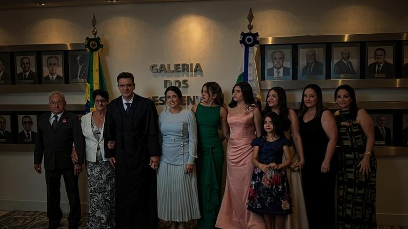 Novo Ministro do Tribunal de Contas da União (TCU), Odair Cunha toma posse em cerimônia ao lado da família - (crédito: Vanilson Oliveira / CB / DA Press)