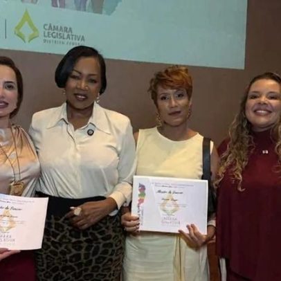 Lideranças femininas são homenageadas em evento na CLDF