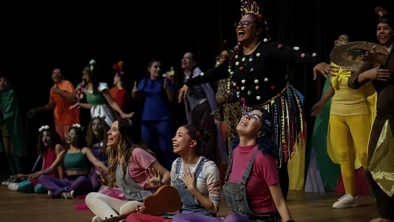 Com grupos de diferentes regiões administrativas e até uma escola de São Paulo, FESTA transforma o Teatro Nacional em palco da nova geração das artes cênicas