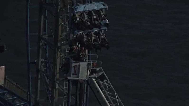 O brinquedo Iron Shark, no parque Pleasure Pier, sofreu uma falha no controle de tração. Os jovens foram retirados um a um com um guindaste e, apesar do susto e do calor forte, ninguém se feriu.