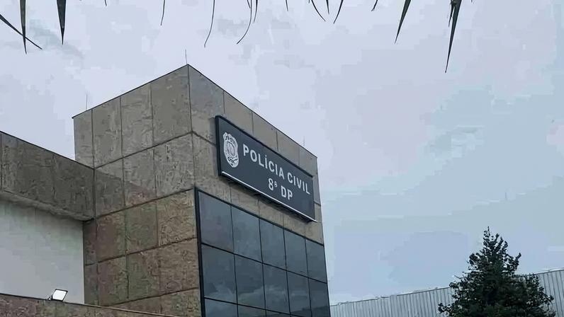 A equipe do Correio Braziliense esteve hoje na 8ªDP para escutar o delegado Otávio Neto. - (crédito: Caio Ramos)