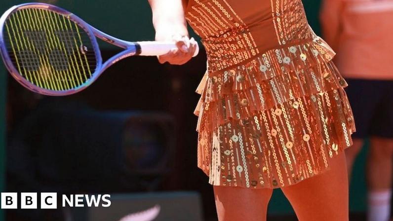 Qual tenista encantou o Roland Garros com vestido Torre Eiffel
