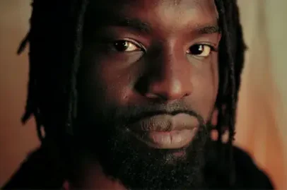 Diretor premiado pelo Grammy investiga papel do avô na Guerra de Biafra