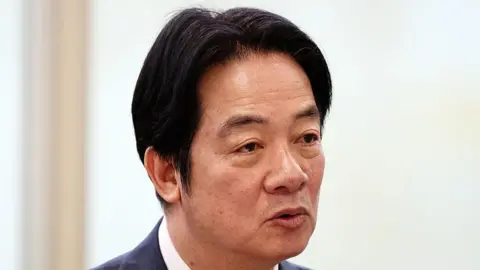 Taiwan não provocará conflito nem abrirá mão da soberania, diz presidente