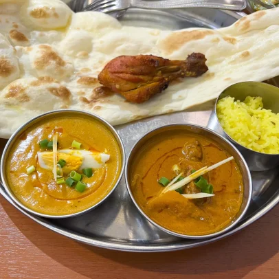 Almoço barato de curry no Japão enfrenta tríade impossível