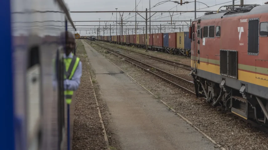 Transnet permitirá que 11 empresas operem trens em suas linhas férreas