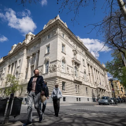 Forint cai após banco central húngaro reduzir taxa em swaps de FX