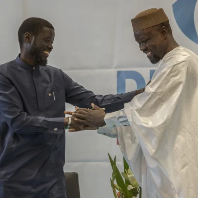 Colapso da administração senegalesa complica negociações da dívida com FMI