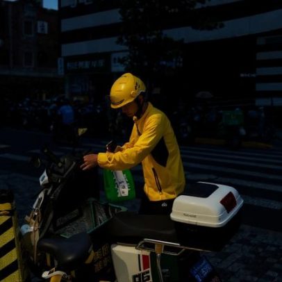 Fechamento de Hormuz aperta mercados petroquímicos