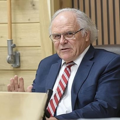 Prefeita da Geórgia que demitiu toda a polícia renuncia por saúde da família
