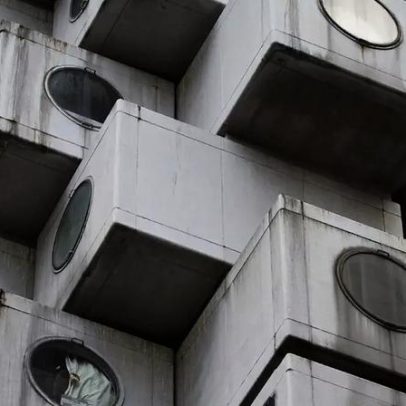Fim do prédio do futuro japonês com cápsulas intercambiáveis