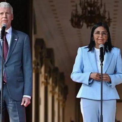 Presidente da Venezuela avança na desmontagem do modelo econômico chavista