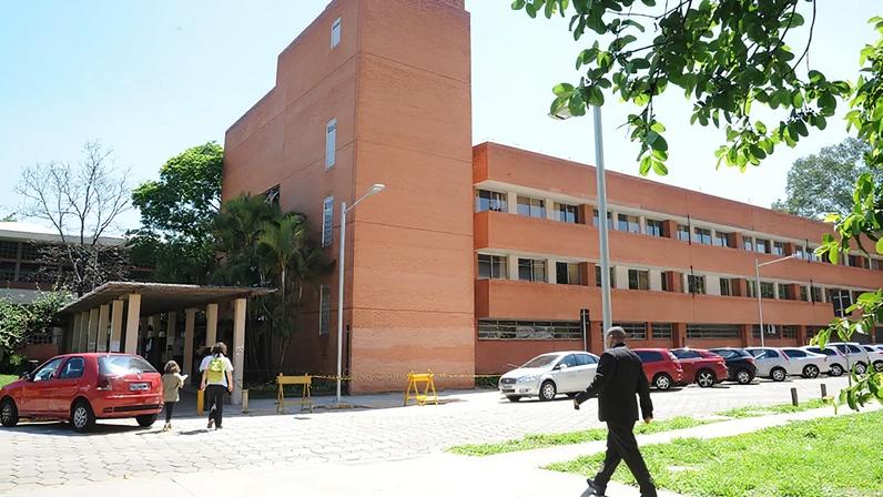 Fachada da Faculdade de Educação – Foto: Cecília Bastos/USP Imagens
