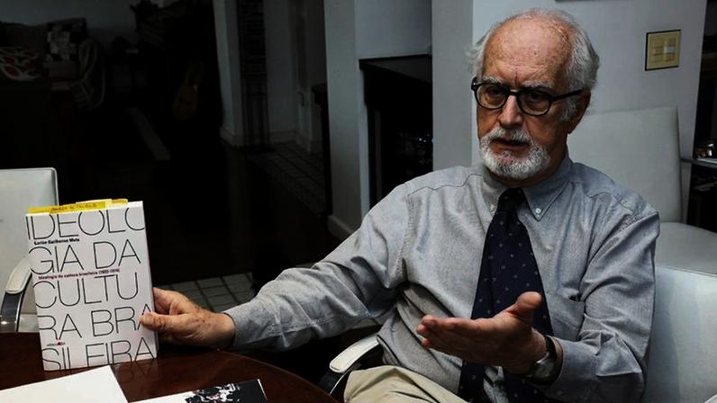 O Professor Emérito da Faculdade de Filosofia, Letras e Ciências Humanas da USP Carlos Guilherme Mota – Foto: Marcos Santos/USP Imagens