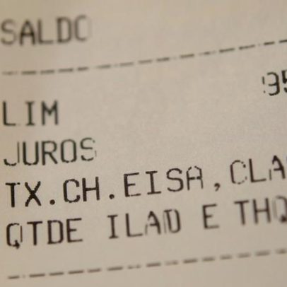 Rendimento recorde, porém endividamento de 80% das famílias cresce
