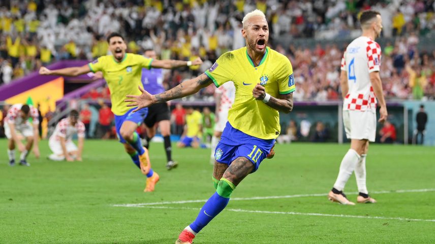 Neymar tem lesão na panturrilha e deve perder estreia da Seleção na Copa do Mundo