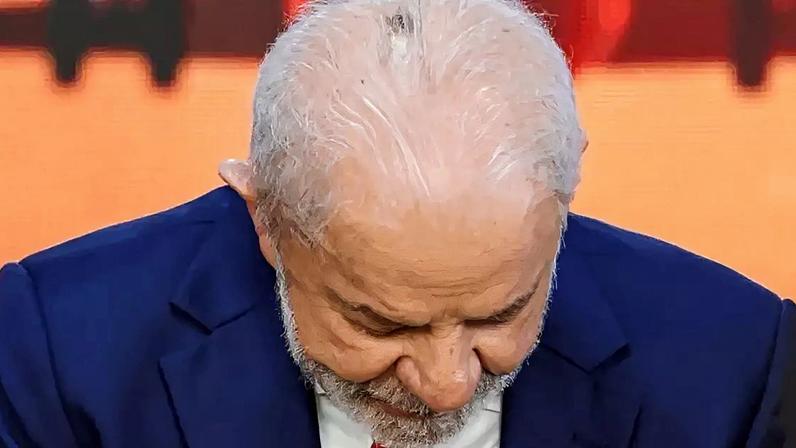 Lula faz primeira sessão de radioterapia