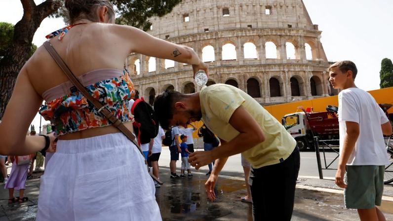 Calor em Roma 18/7/2023 REUTERS/Remo Casilli