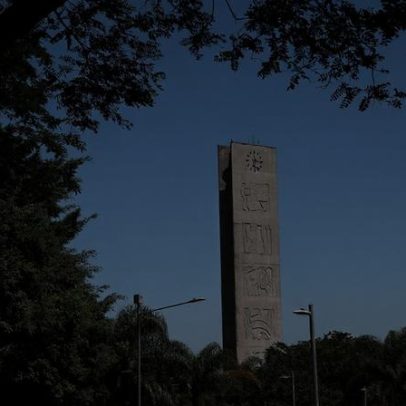 Dirigentes da USP protestam contra suspensão da sessão do Conselho Universitário
