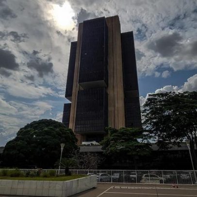 Juros pressionam a dívida mais que gastos públicos, dizem economistas