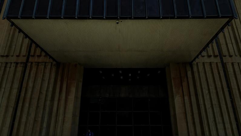 Mercado mantém juros e eleva inflação para 2026