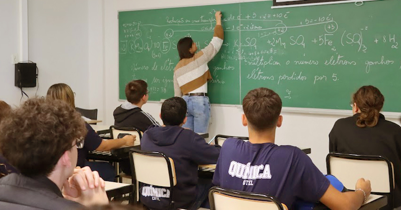 Alunos em aula no Colégio Técnico da USP em Lorena – Foto: Divulgação/EEL-USP