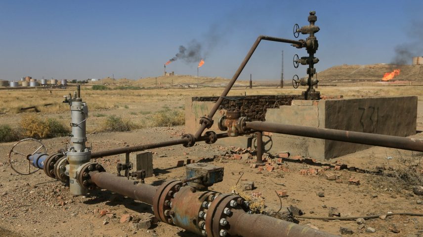 FOTO DE ARQUIVO: Um campo de petróleo é visto em Kirkuk, Iraque, em 18 de outubro de 2017. REUTERS/Alaa Al-Marjani/Foto de Arquivo.