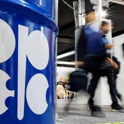 Opep+ aumenta produção de petróleo mesmo com fechamento do Estreito de Ormuz
